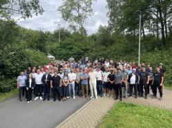 Discutăm cu conaționalii noștri din Kassel, Germania. Foarte multe întrebări de la oamenii care muncesc din greu în străinătate pentru a o viață decentă - dorită ACASĂ!